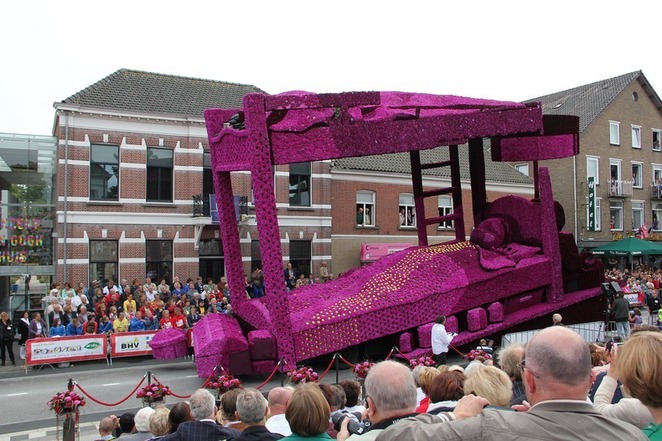 Bloemencorso-Zundert-2013-le-hoi-hoa-lon-nhat-the-gioi-o-Ha-Lan